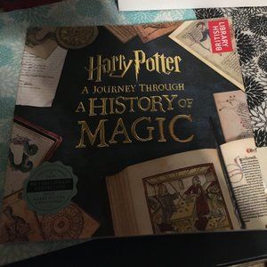 🎃🍎Harry Potter Magic Book - 271 $15 or $12 w/offer OR FREE* 🎉